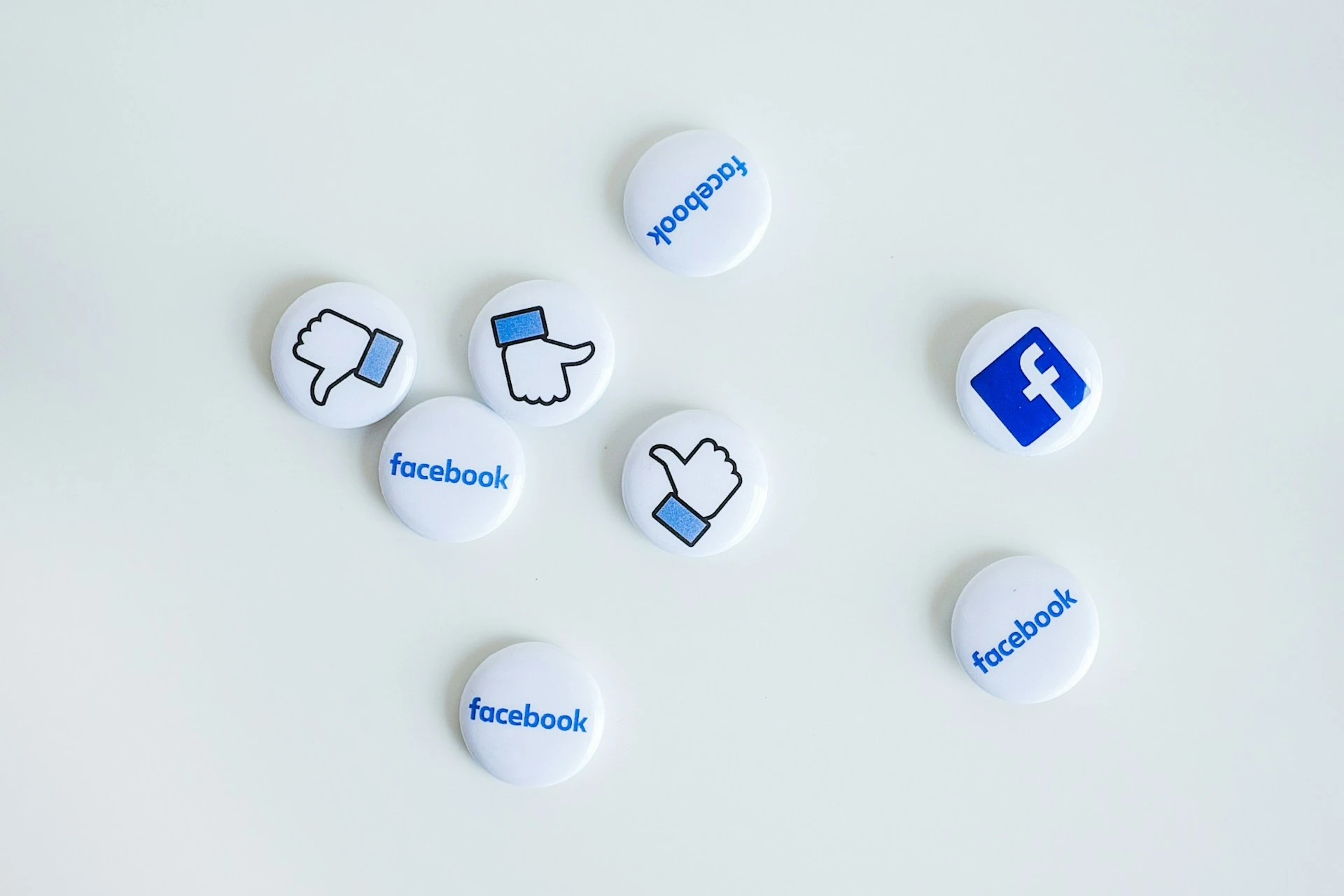 Facebook sebagai platform untuk komunitas lokal
